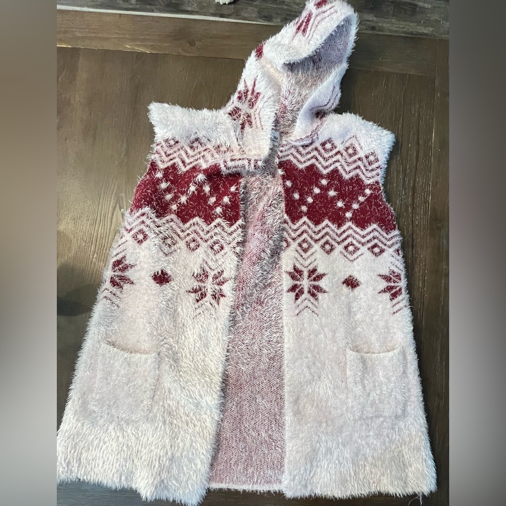 Arianna by Howards Fuzzy Sleveless Cardigan